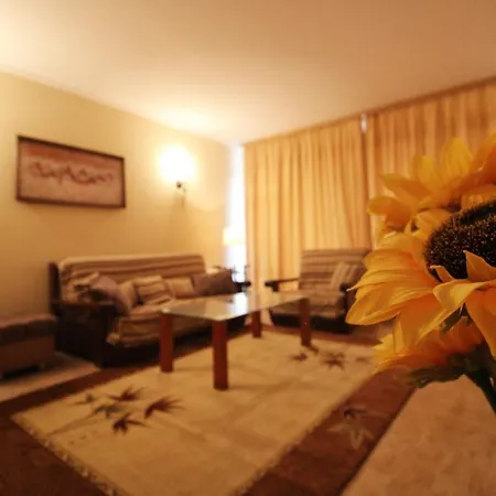 Menada Andalusia Apartman Elenite