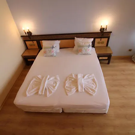 Menada Andalusia Apartman Elenite