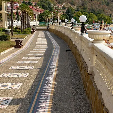 Menada Andalusia Elenite