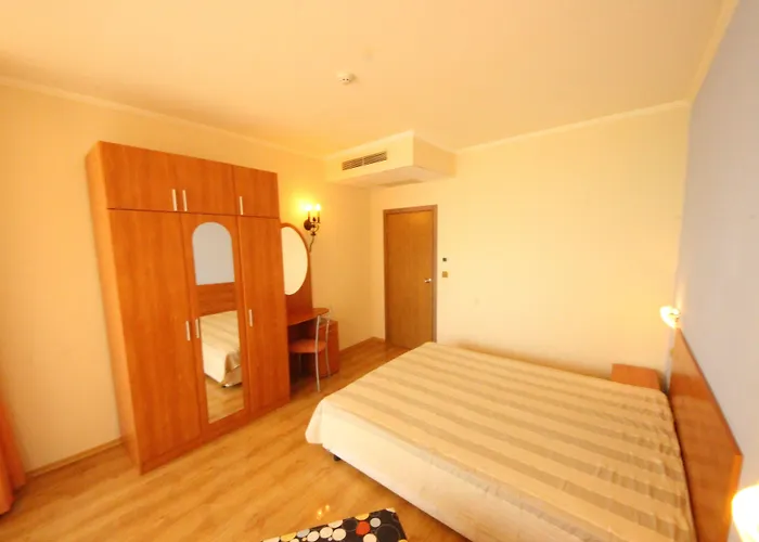 Menada Andalusia Апартаменты Елените