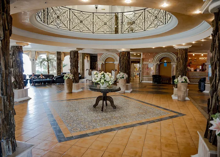 Menada Andalusia Апартаменты Елените
