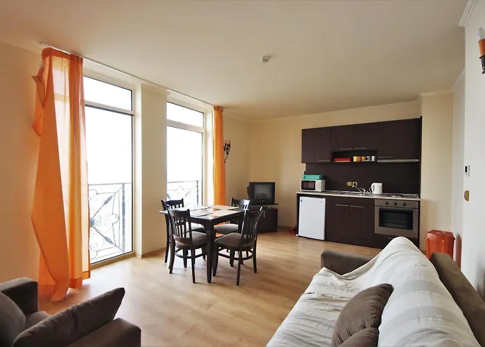 Menada Andalusia 公寓 *